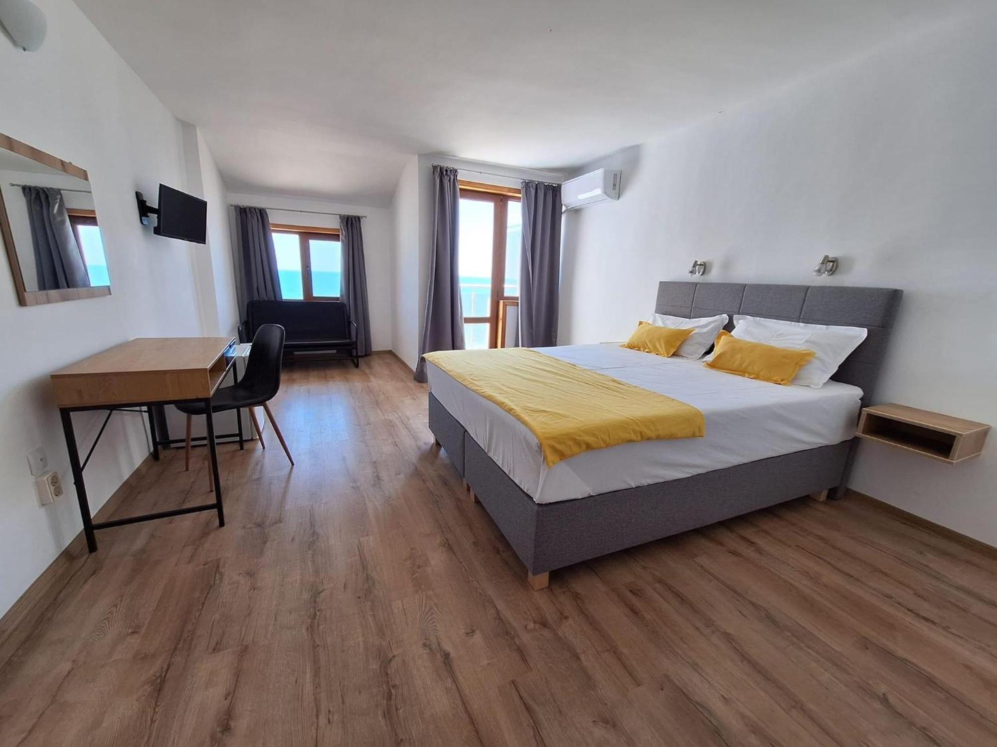 Palma Beach Hotel 克兰内沃 外观 照片